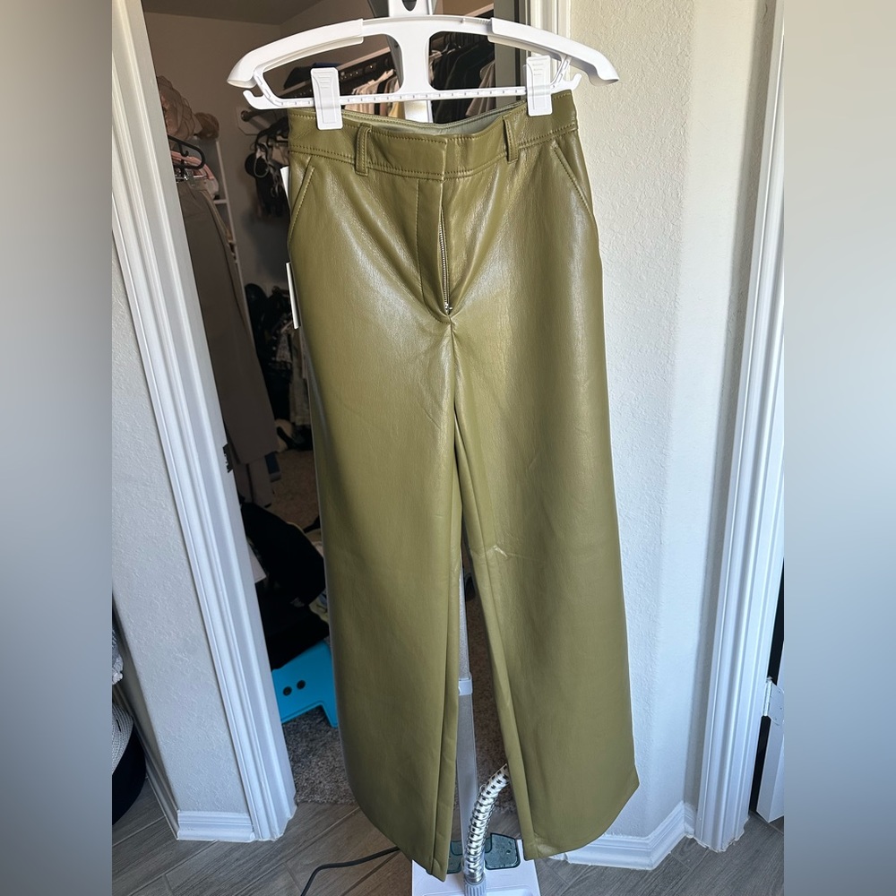 Aritzia Babaton Agency Pants
